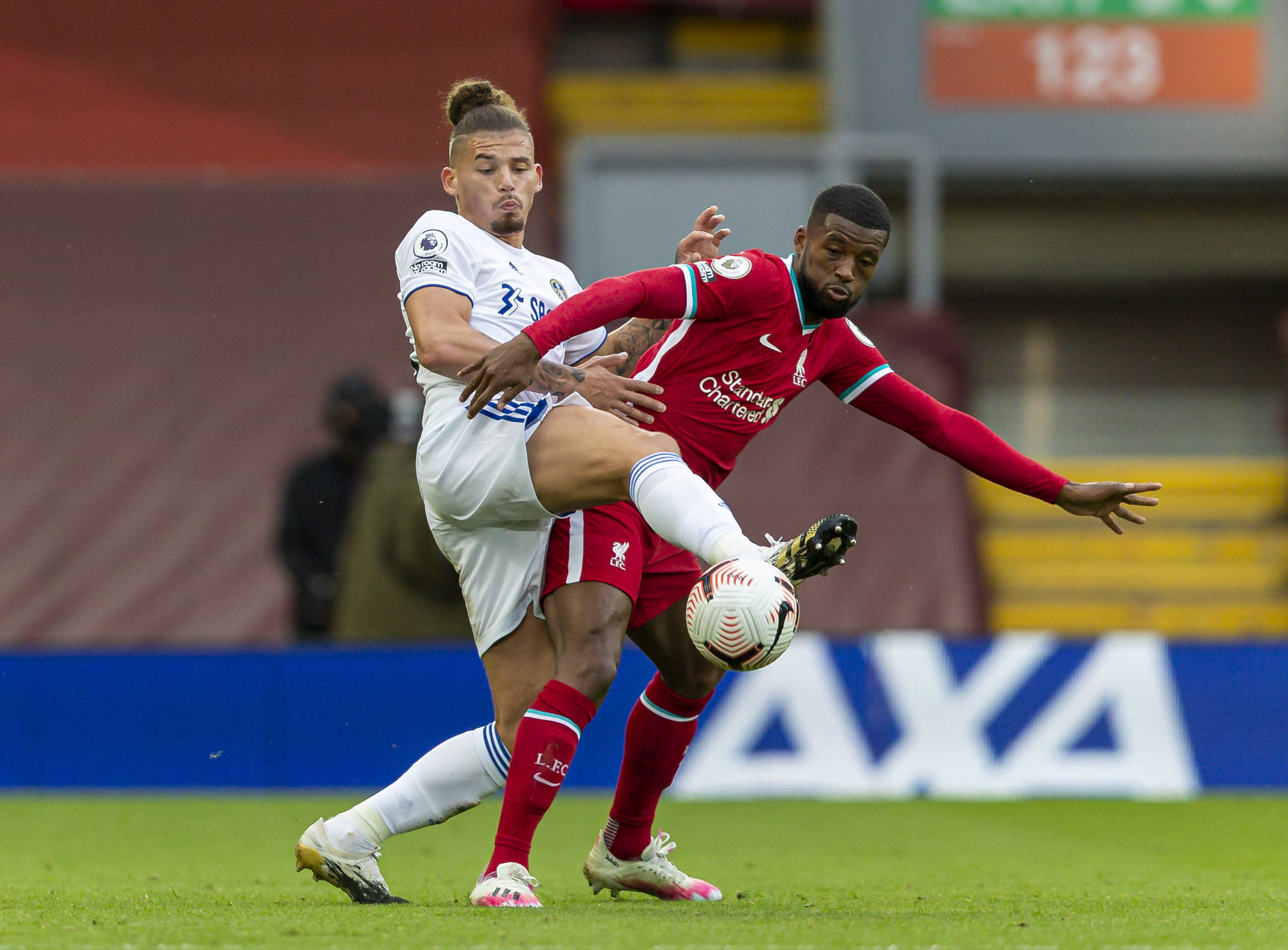 出场让他在 出场让他在